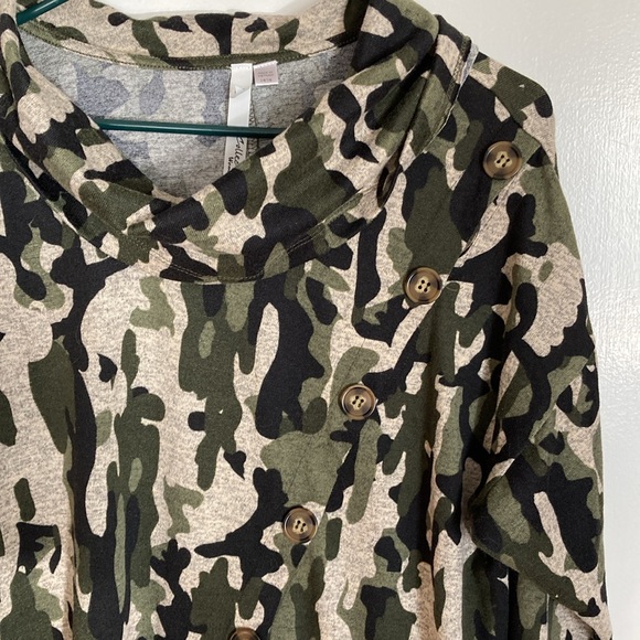 NY Collection, Woman Camo cowl Neck Knit Top. Size 14/16 - Picture 5 of 11